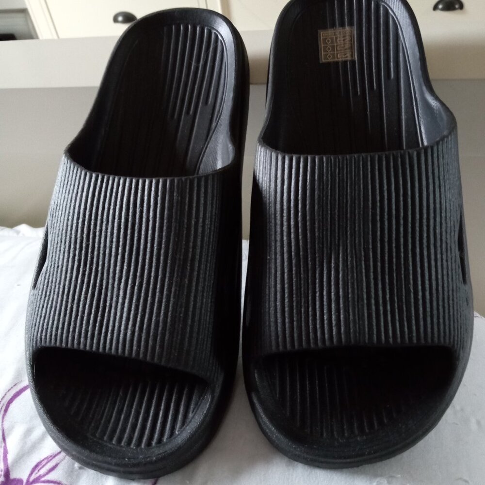 Pool shoes - Picture 3 of 3